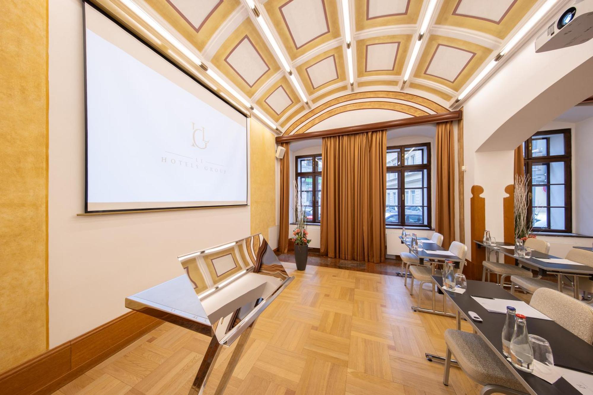 Majestic Plaza Hotel Prague Exterior photo